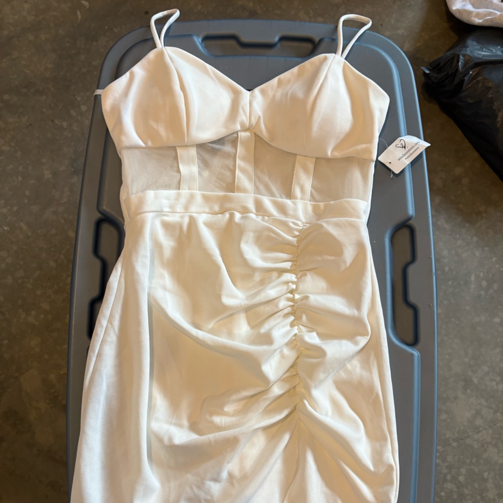 Windsor Ivory Ruched Strap Spaghetti-Strap Formal Dress